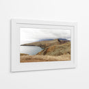 Acantilados Áridos con Vista al Mar - Wandering Pixels Co. | Cuadro decorativo de Canvas Lab