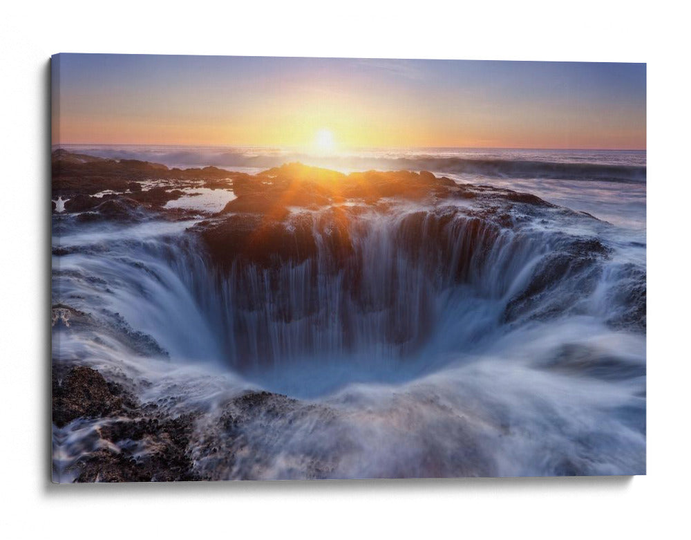 Cascada oceánica de la hora dorada - Miles Morgan | Cuadro decorativo de Canvas Lab