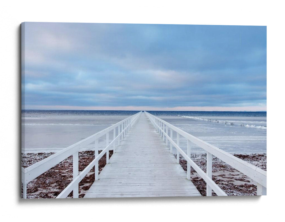 El muelle blanco en invierno junto al mar - Jacek Oleksinski | Cuadro decorativo de Canvas Lab