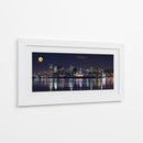 Reflejos de la ciudad a la luz de la luna - YuppiDu | Cuadro decorativo de Canvas Lab