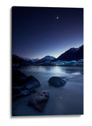 Lago de montaña iluminado por la luna - Yan Zhang | Cuadro decorativo de Canvas Lab
