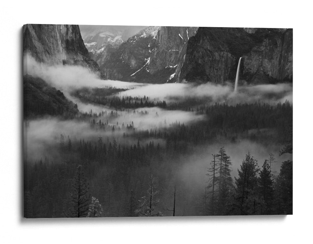 Cascada del valle brumoso - Hong Zeng | Cuadro decorativo de Canvas Lab