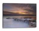 Serenidad costera dorada - Yan L | Cuadro decorativo de Canvas Lab