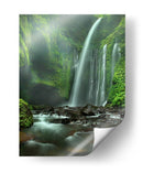 Arroyo con cascada de un verde exuberante - Adhi Prayoga | Cuadro decorativo de Canvas Lab