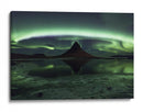 Reflejo de la aurora boreal de Kirkjufell - Philip Eaglesfield | Cuadro decorativo de Canvas Lab