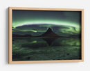 Reflejo de la aurora boreal de Kirkjufell - Philip Eaglesfield | Cuadro decorativo de Canvas Lab