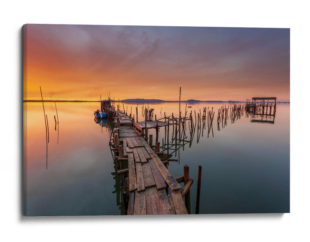 Muelle rústico con puesta de sol dorada - Alvaro Roxo | Cuadro decorativo de Canvas Lab