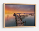Muelle rústico con puesta de sol dorada - Alvaro Roxo | Cuadro decorativo de Canvas Lab