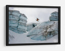 Esquiador saltando sobre el glaciar - Tristan Shu | Cuadro decorativo de Canvas Lab