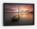 Puesta de sol con un barco hundido - Hugo Borges | Cuadro decorativo de Canvas Lab