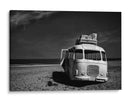 Autobús abandonado en la playa - Yvette Depaepe | Cuadro decorativo de Canvas Lab
