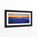 Capas de la montaña del cielo naranja - David Bouscarle | Cuadro decorativo de Canvas Lab