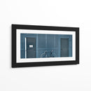 Muro de rejilla para bicicletas urbanas - Linda Wride | Cuadro decorativo de Canvas Lab