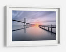 Puesta de sol en un puente tranquilo - Jesus M. Garcia | Cuadro decorativo de Canvas Lab
