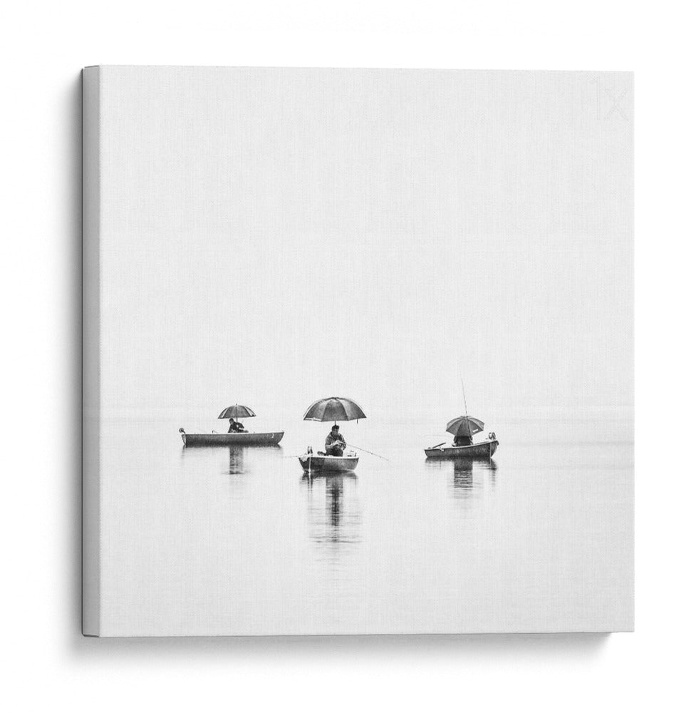 Tres pescadores con paraguas - Nina Pauli | Cuadro decorativo de Canvas Lab