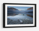 Reflejo del lago de la montaña brumosa - Bor | Cuadro decorativo de Canvas Lab