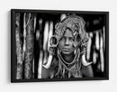 Retrato de mujer tribal adornada - Vedran Vidak | Cuadro decorativo de Canvas Lab