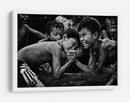 Un reñido pulso infantil - Adhi Prayoga | Cuadro decorativo de Canvas Lab