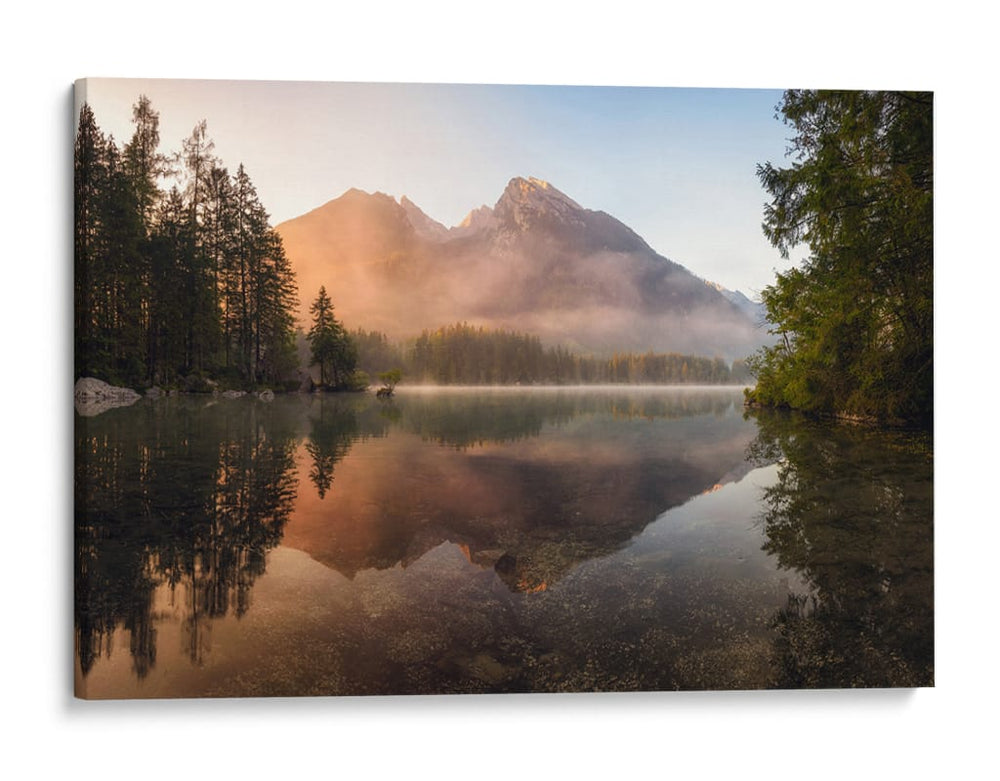 Amanecer en el lago brumoso de la montaña - Daniel Gastager | Cuadro decorativo de Canvas Lab
