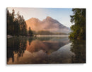 Amanecer en el lago brumoso de la montaña - Daniel Gastager | Cuadro decorativo de Canvas Lab