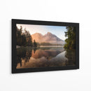 Amanecer en el lago brumoso de la montaña - Daniel Gastager | Cuadro decorativo de Canvas Lab