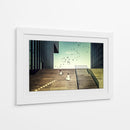 Chicas en escaleras modernas - Dennis Mohrmann | Cuadro decorativo de Canvas Lab