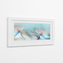Delicadas flores azules - Heidi Westum | Cuadro decorativo de Canvas Lab