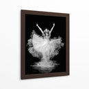 Danza de polvo etéreo: manos arriba - Pauline Pentony MA | Cuadro decorativo de Canvas Lab