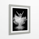 Danza de polvo etéreo: manos arriba - Pauline Pentony MA | Cuadro decorativo de Canvas Lab