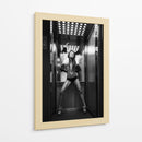 Glamour en ascensor monocromático - Martin Krystynek MQEP | Cuadro decorativo de Canvas Lab