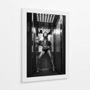 Glamour en ascensor monocromático - Martin Krystynek MQEP | Cuadro decorativo de Canvas Lab