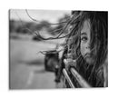 Niño azotado por el viento - Tomasz Solinski | Cuadro decorativo de Canvas Lab