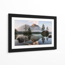 Lago de la montaña brumosa - Daniel Gastager | Cuadro decorativo de Canvas Lab