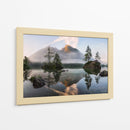 Lago de la montaña brumosa - Daniel Gastager | Cuadro decorativo de Canvas Lab