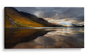 Reflejo de montaña iluminado por el sol - John Fan | Cuadro decorativo de Canvas Lab