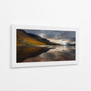 Reflejo de montaña iluminado por el sol - John Fan | Cuadro decorativo de Canvas Lab