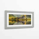 Reflejo del lago del castillo escocés - Wojciech Kruczynski | Cuadro decorativo de Canvas Lab