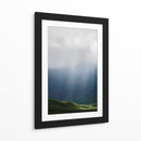 Rayos de sol en la montaña brumosa - Andy Ritonga | Cuadro decorativo de Canvas Lab