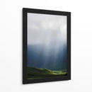Rayos de sol en la montaña brumosa - Andy Ritonga | Cuadro decorativo de Canvas Lab