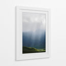Rayos de sol en la montaña brumosa - Andy Ritonga | Cuadro decorativo de Canvas Lab