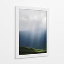 Rayos de sol en la montaña brumosa - Andy Ritonga | Cuadro decorativo de Canvas Lab