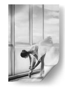 Bailarina atándose las zapatillas de punta - Sebastian Kisworo | Cuadro decorativo de Canvas Lab