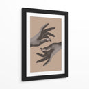 Manos elegantes que se extienden - Fluidys Studio III | Cuadro decorativo de Canvas Lab