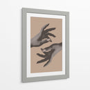 Manos elegantes que se extienden - Fluidys Studio III | Cuadro decorativo de Canvas Lab