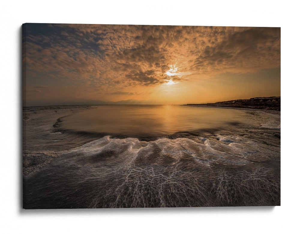 Puesta de sol dorada sobre el océano - Isam Telhami | Cuadro decorativo de Canvas Lab