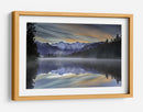 Reflejo en la montaña brumosa - Greg Metro | Cuadro decorativo de Canvas Lab