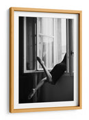 Piernas elegantes abren la ventana - Lorna Kijurko | Cuadro decorativo de Canvas Lab