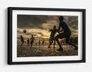 Partido de futbol al atardecer - Anisur Rahman | Cuadro decorativo de Canvas Lab