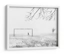 Soledad en el futbol entre la niebla - Jasmine Zhang | Cuadro decorativo de Canvas Lab