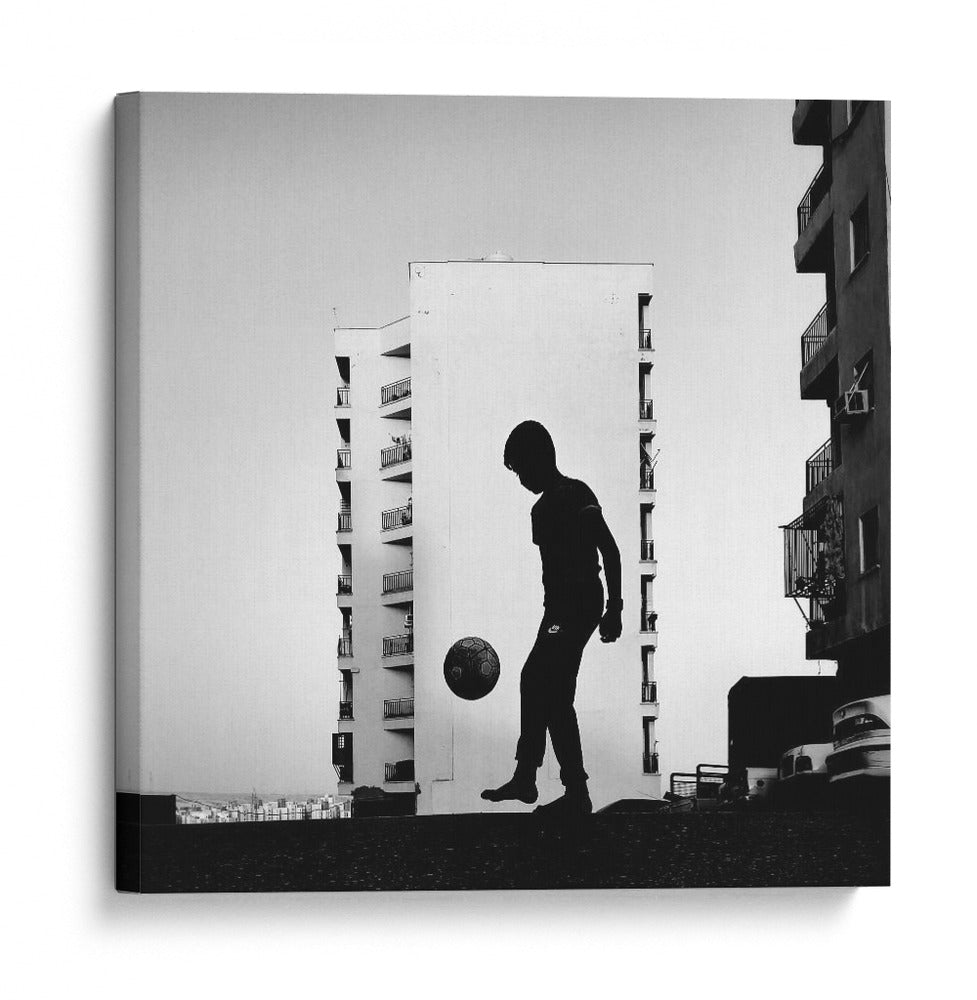 Silueta de futbol urbano - Qmars Khoshsefat | Cuadro decorativo de Canvas Lab